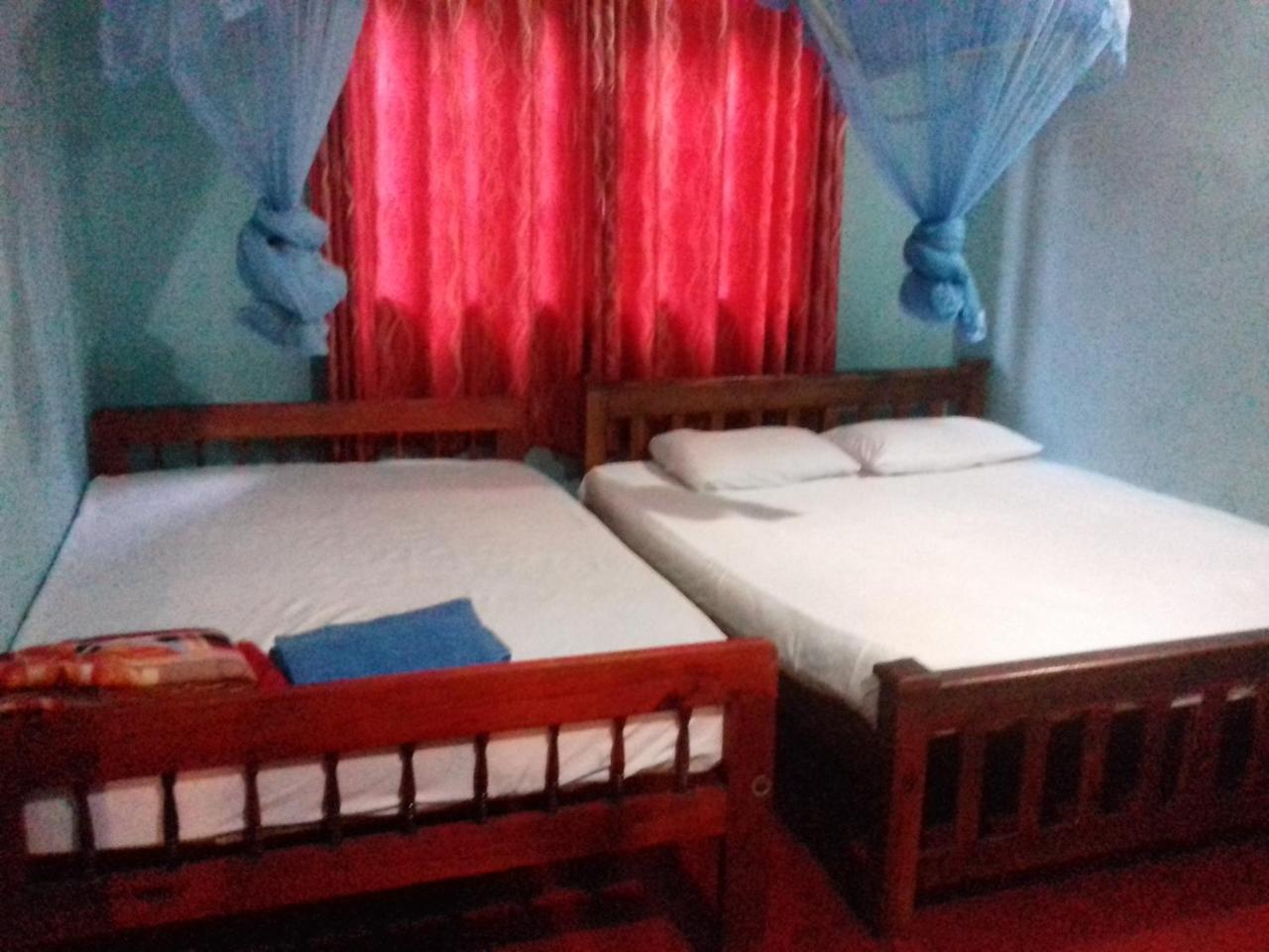 Thisal Guest House Полоннарува Экстерьер фото